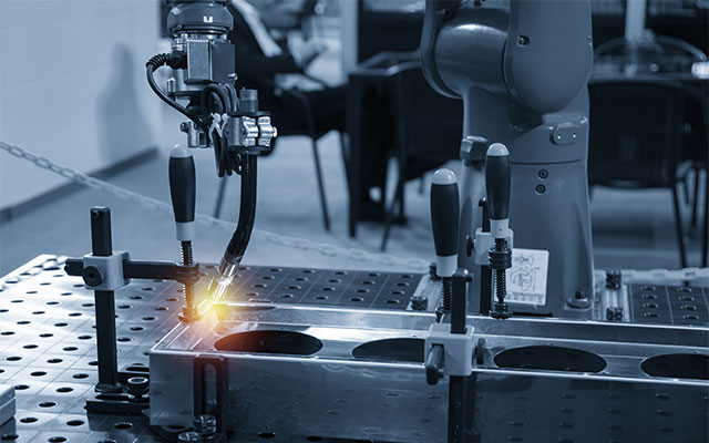 Varjenje z robotom Varjenje z robotom